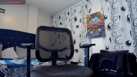 GIOMAR REYES online show from October 11, 5:44 am