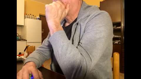 giovanni_1964 online show from December 22, 4:17 am