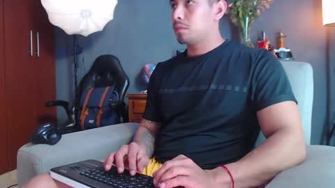 piggy boy online show from November 13, 12:15 am