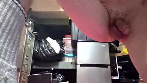 gixxer8282 online show from April 22, 12:10 pm