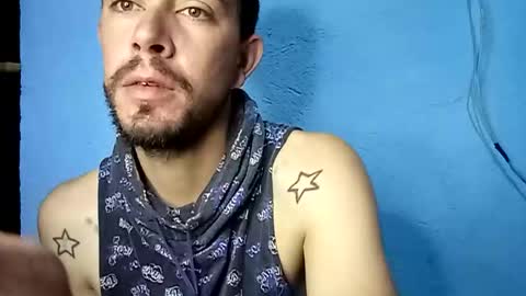 gladiador3017 online show from December 19, 2:41 am