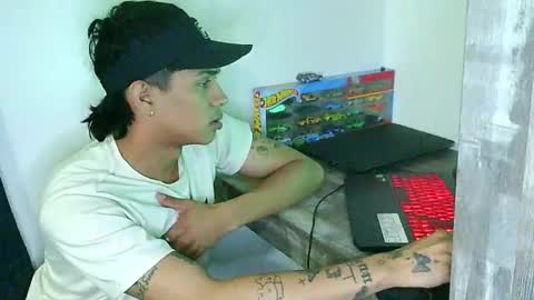 glen_connor_11 online show from December 21, 2:19 am