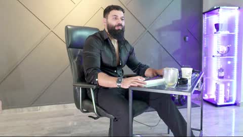 Snapshot of glennmasters chatting on December 4, 4:21 am Matthew .. for short call me Matt online show from December 4, 4:21 am