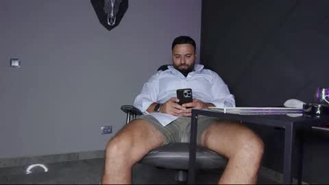 Snapshot of glennmasters chatting on September 11, 6:29 pm Matthew .. for short call me Matt online show from September 11, 6:29 pm