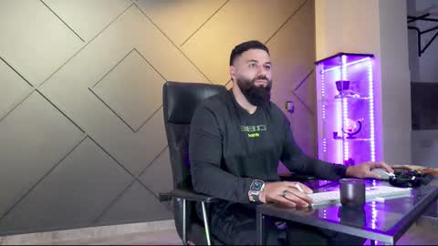 Snapshot of glennmasters chatting on February 28, 3:37 am Matthew .. for short call me Matt online show from February 28, 3:37 am