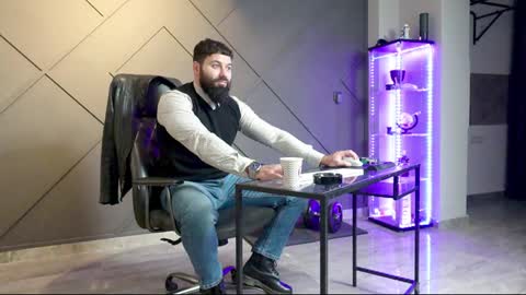 Snapshot of glennmasters chatting on December 15, 4:07 am Matthew .. for short call me Matt online show from December 15, 4:07 am