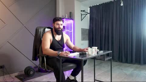 Snapshot of glennmasters chatting on December 17, 8:01 am Matthew .. for short call me Matt online show from December 17, 8:01 am