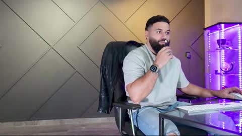 Snapshot of glennmasters chatting on March 2, 12:42 am Matthew .. for short call me Matt online show from March 2, 12:42 am