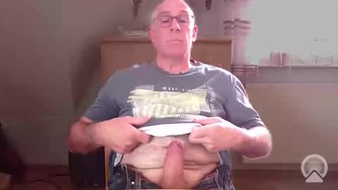 gngh1969 online show from May 2, 11:57 am