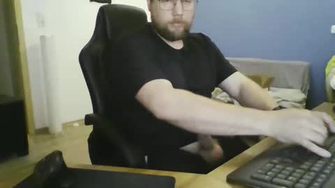 gnik_labinnah online show from April 19, 6:10 pm