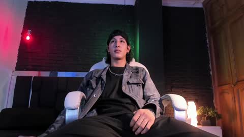 Snapshot of godly_huan chatting on December 8, 5:07 am HUAN online show from December 8, 5:07 am