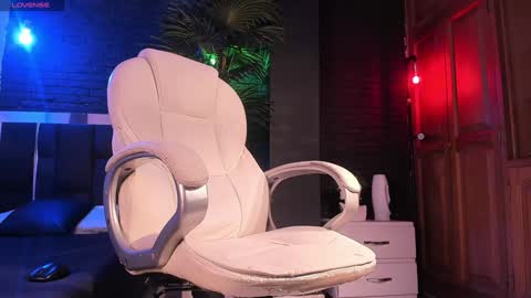 Snapshot of godly_huan chatting on January 13, 6:05 pm HUAN online show from January 13, 6:05 pm