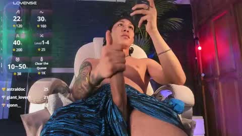 Snapshot of godly_huan chatting on February 15, 4:14 am HUAN online show from February 15, 4:14 am