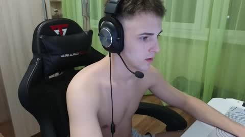 Golden boyyy21 online show from December 22, 4:15 pm