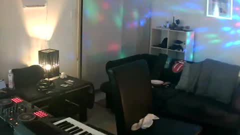 Snapshot of goldyguy011 chatting on October 2, 6:45 pm goldyguy011 online show from October 2, 6:45 pm