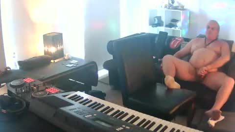 Snapshot of goldyguy011 chatting on September 28, 3:04 am goldyguy011 online show from September 28, 3:04 am