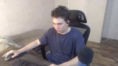 greendynomite_04 online show from April 7, 2:00 am