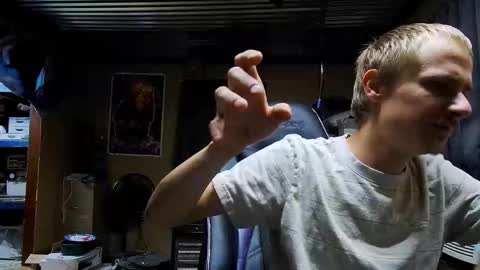 Snapshot of greenlungs8195 chatting on September 14, 7:10 am Greenlungs8195 online show from September 14, 7:10 am