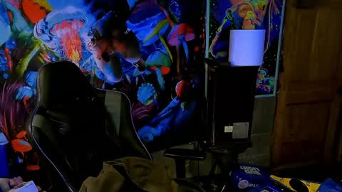 Snapshot of greenlungs8195 chatting on February 8, 9:13 am Greenlungs8195 online show from February 8, 9:13 am