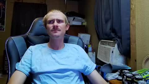 Snapshot of greenlungs8195 chatting on September 12, 2:17 pm Greenlungs8195 online show from September 12, 2:17 pm