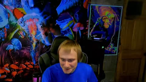 Snapshot of greenlungs8195 chatting on February 4, 4:26 am Greenlungs8195 online show from February 4, 4:26 am