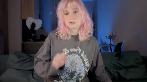 Greg-independent model online show from April 9, 9:10 pm