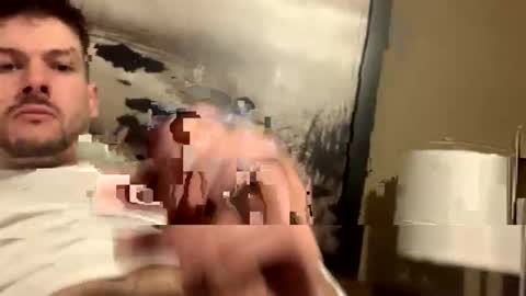 Perfectlyaveragesavage online show from December 1, 4:10 pm