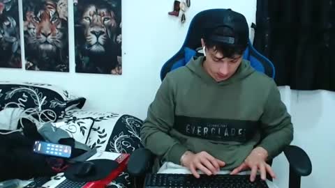 griego01 online show from March 6, 7:10 pm