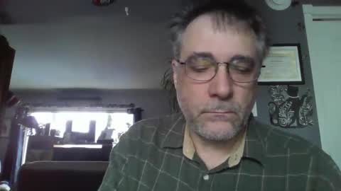 grossequeue200 online show from April 19, 6:10 pm