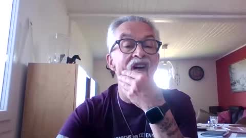 Grybear online show from April 24, 1:57 pm