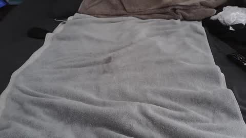 lookng for older in az online show from December 25, 5:47 pm