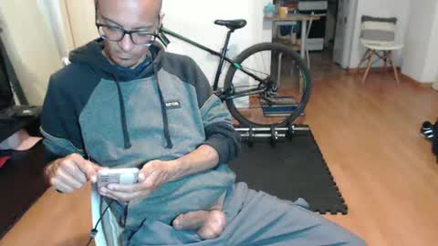 guachin_new online show from October 19, 6:28 am