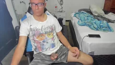 guachin_new online show from December 6, 5:09 am