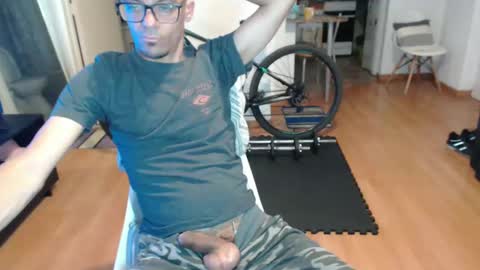 guachin_new online show from October 17, 5:11 am