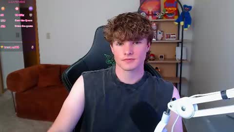 gucciboi4 online show from July 11, 4:09 pm