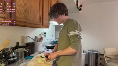 gucciboi4 online show from February 1, 5:00 pm