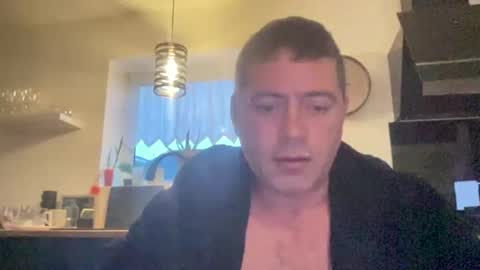Snapshot of guil0 chatting on October 25, 10:28 am guil0 online show from October 25, 10:28 am