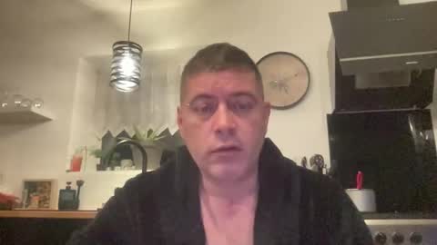 guil0 online show from February 28, 8:13 am