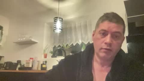 guil0 online show from February 15, 8:02 am