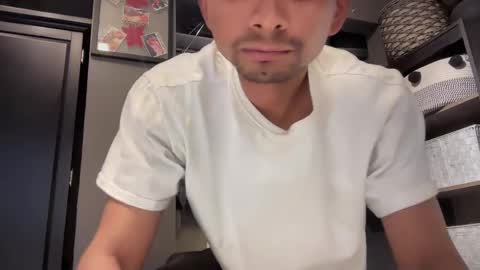 Snapshot of gumbywanna chatting on March 2, 3:02 am gumbywanna online show from March 2, 3:02 am