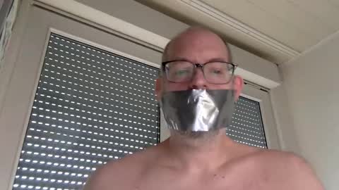 gummicasual online show from February 25, 12:55 pm