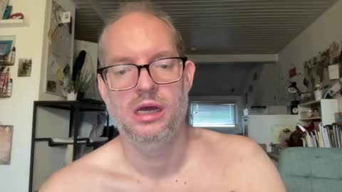 gummicasual online show from February 12, 9:37 am