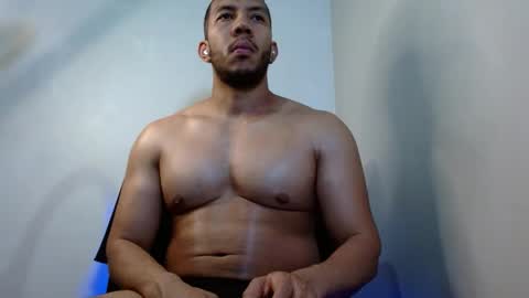 holl latino online show from May 27, 3:36 am