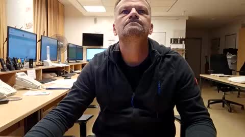 guschidick online show from September 26, 11:24 pm