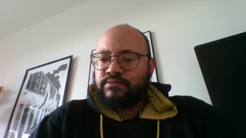 Snapshot of guy_wood15 chatting on February 6, 11:10 am guy_wood15 online show from February 6, 11:10 am