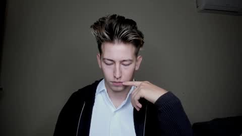 Snapshot of gym_alpha chatting on December 28, 6:06 am Oliver online show from December 28, 6:06 am