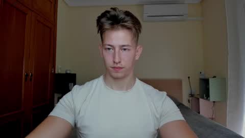 Snapshot of gym_alpha chatting on March 11, 3:45 pm Oliver online show from March 11, 3:45 pm