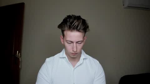 Snapshot of gym_alpha chatting on January 8, 5:59 pm Oliver online show from January 8, 5:59 pm