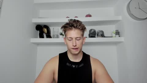 Snapshot of gym_alpha chatting on December 2, 6:08 pm Oliver online show from December 2, 6:08 pm