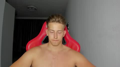 Snapshot of gym_alpha chatting on October 28, 10:45 pm Oliver online show from October 28, 10:45 pm